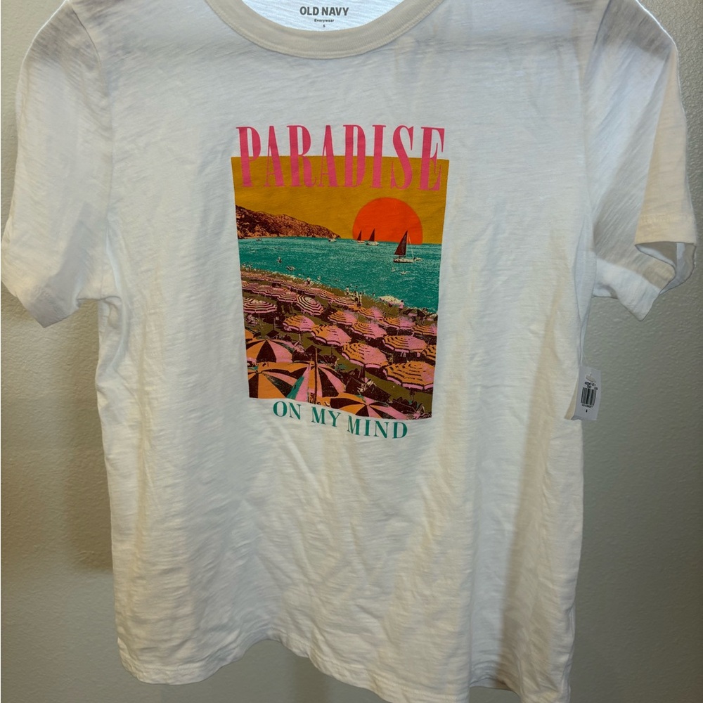 Old Navy Paradise On My Mind Graphic Tee
